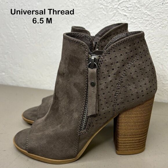 Universal Thread Gray Peep Toe Suede Ankle Booties Block Heel Size 6.5‎ M - Picture 1 of 11